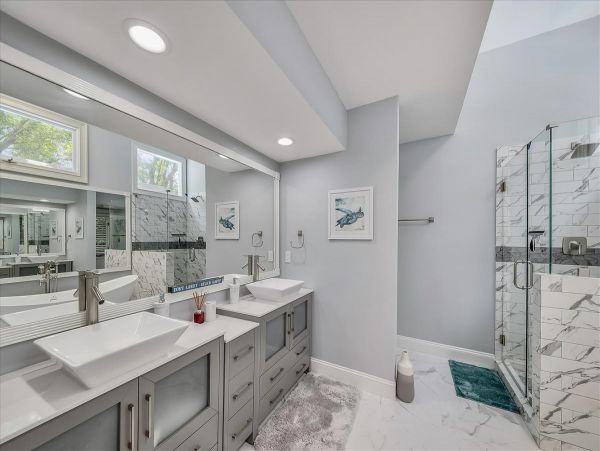 Five Bedroom Vacation Home in Hilton Head Sleeps 20 Guests