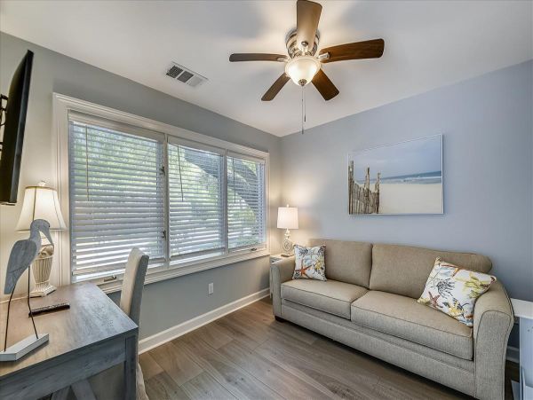 Five Bedroom Vacation Home in Hilton Head Sleeps 20 Guests