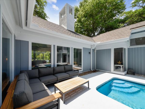 Five Bedroom Vacation Home in Hilton Head Sleeps 20 Guests