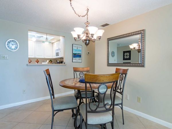 Siesta Key Vacation Condo with 2 Bedrooms Close to Beach