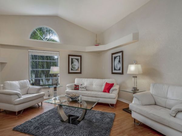Cape Coral Lovely Vacation Home 3 Bedrooms Canal Views