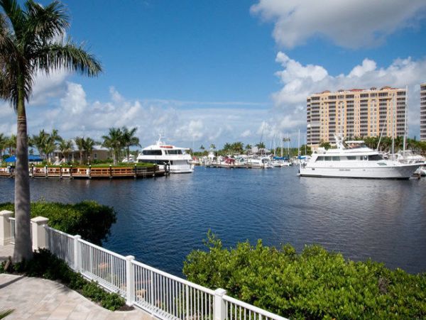 Cape Coral Lovely Vacation Home 3 Bedrooms Canal Views