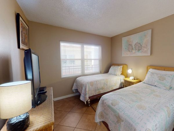 Madeira Beach Vacation Condo Located on Beach 2 Bedrooms