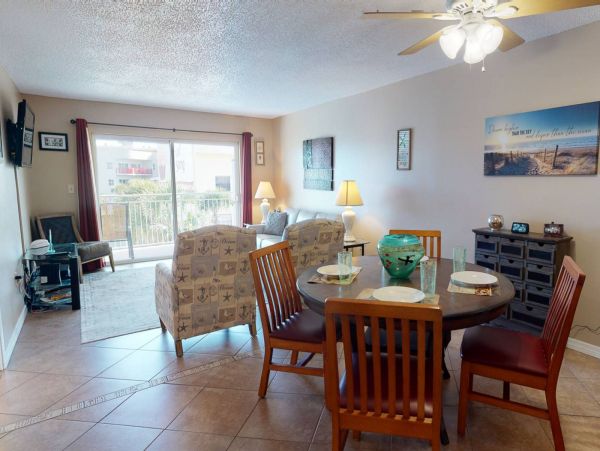 Madeira Beach Vacation Condo Located on Beach 2 Bedrooms