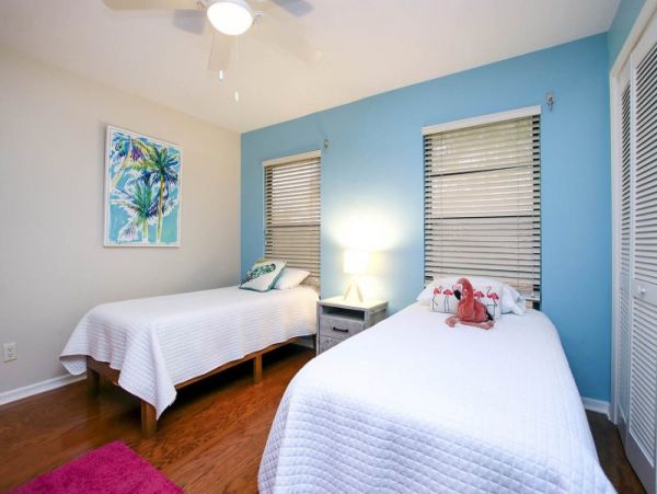 Sanibel Charming Vacation Pool Home 4 Bedrooms Sleep 8