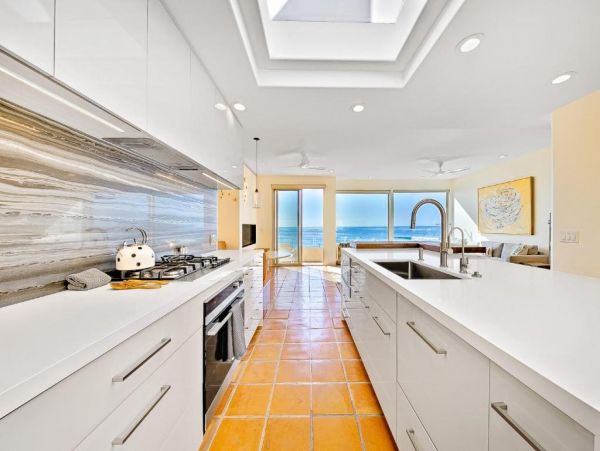 Beautiful Views La Jolla Two Bedroom Beach Home Sleeps Five