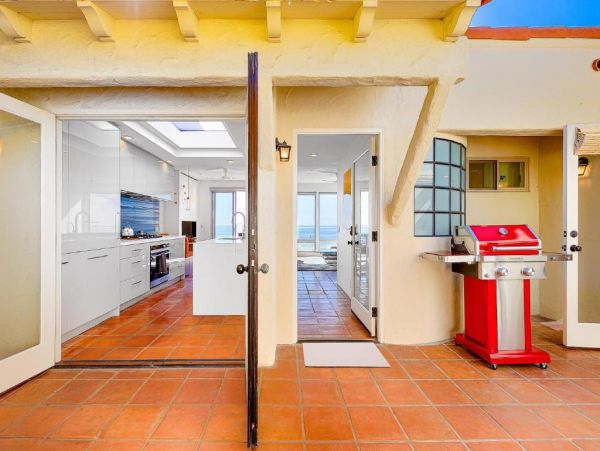 Beautiful Views La Jolla Two Bedroom Beach Home Sleeps Five