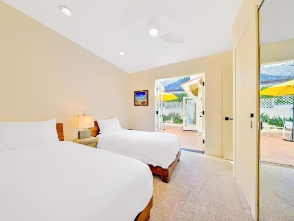 Beautiful Views La Jolla Two Bedroom Beach Home Sleeps Five