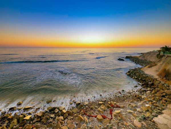Beautiful Views La Jolla Two Bedroom Beach Home Sleeps Five