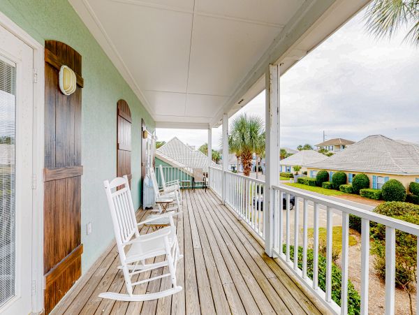 Three Bedroom Vacation Cottage in Miramar Beach