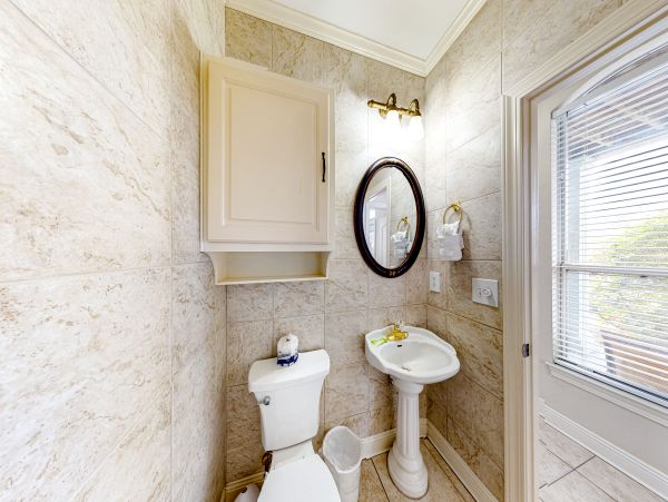 Three Bedroom Vacation Cottage in Miramar Beach