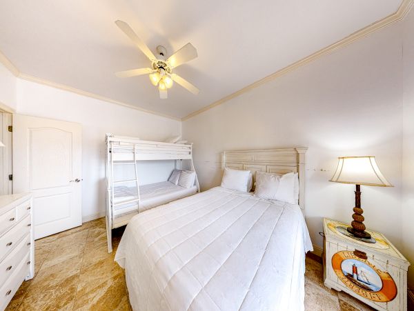 Three Bedroom Vacation Cottage in Miramar Beach
