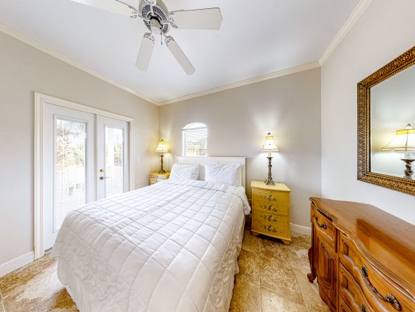 Three Bedroom Vacation Cottage in Miramar Beach