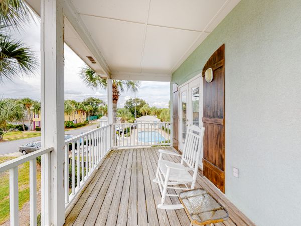 Three Bedroom Vacation Cottage in Miramar Beach
