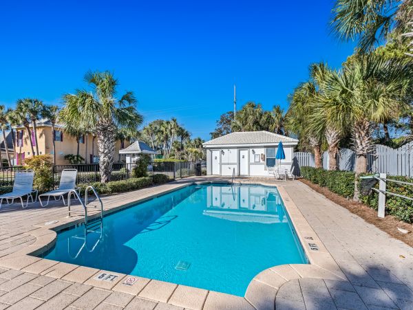 Three Bedroom Vacation Cottage in Miramar Beach