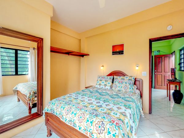 Ambergris Caye Home 1008095