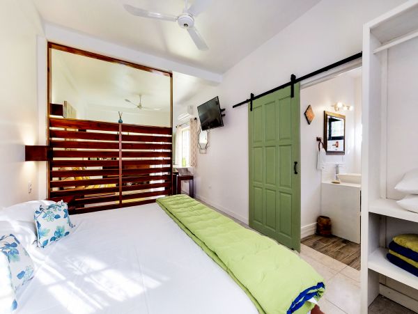Ambergris Caye Home 1008096