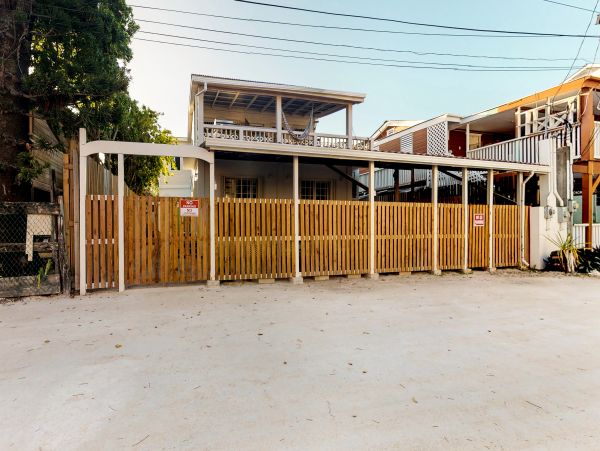 Ambergris Caye Home 1008096