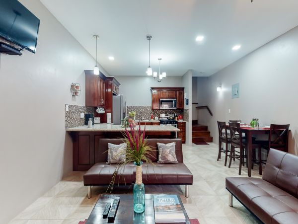 Ambergris Caye Home 1008100