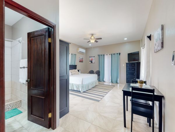 Ambergris Caye Home 1008100