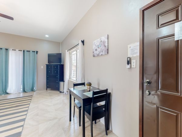 Ambergris Caye Home 1008100