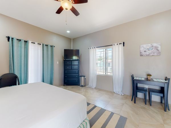 Ambergris Caye Home 1008100