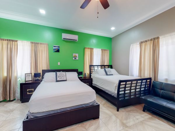 Ambergris Caye Home 1008100