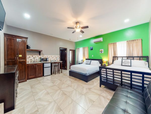 Ambergris Caye Home 1008101