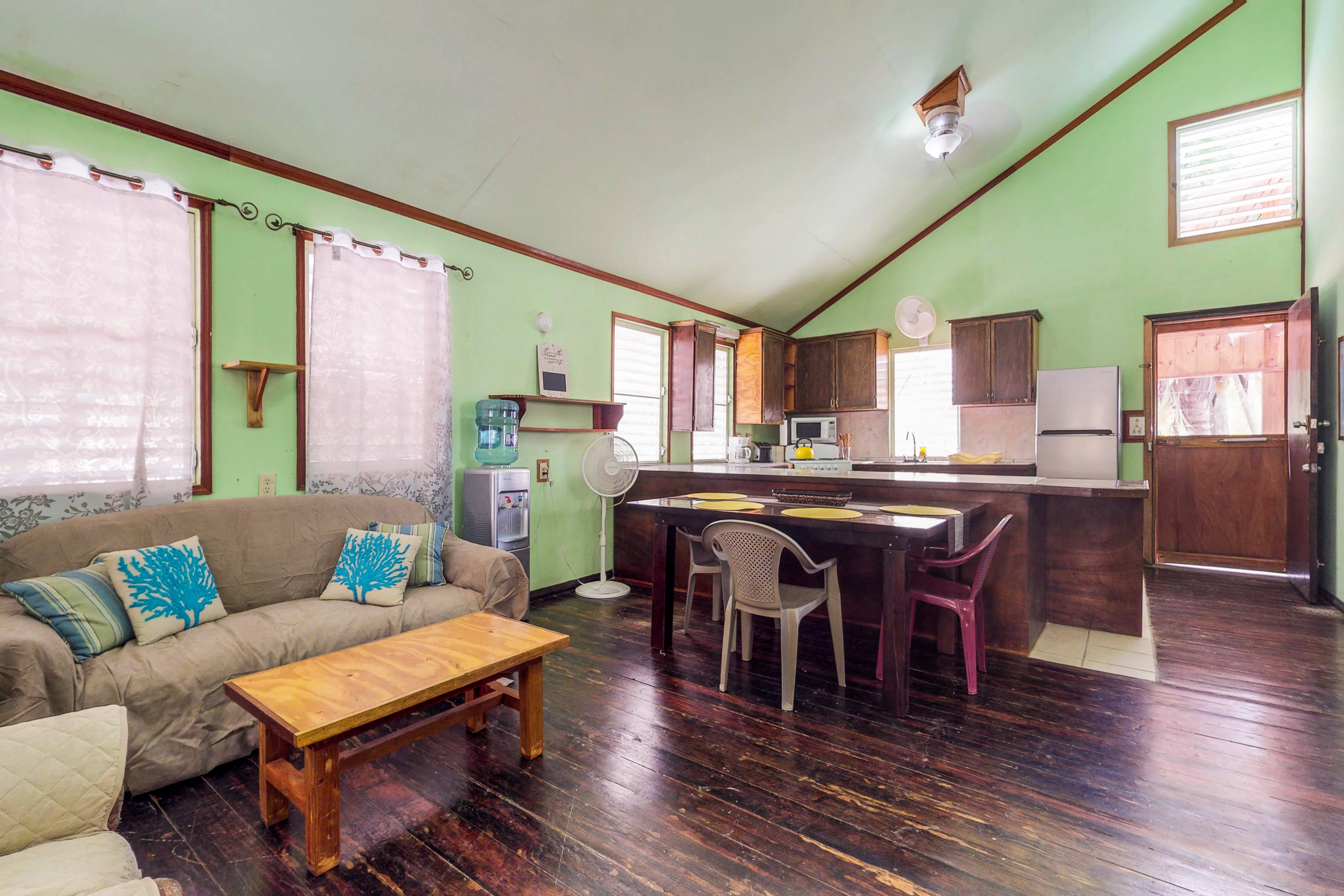 Ambergris Caye Home 1008103