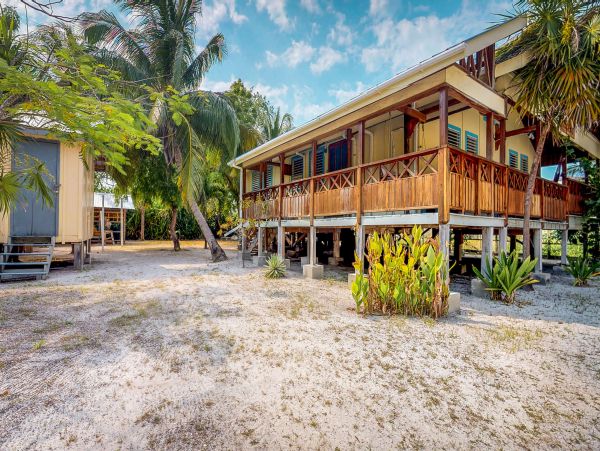 Ambergris Caye Home 1008103