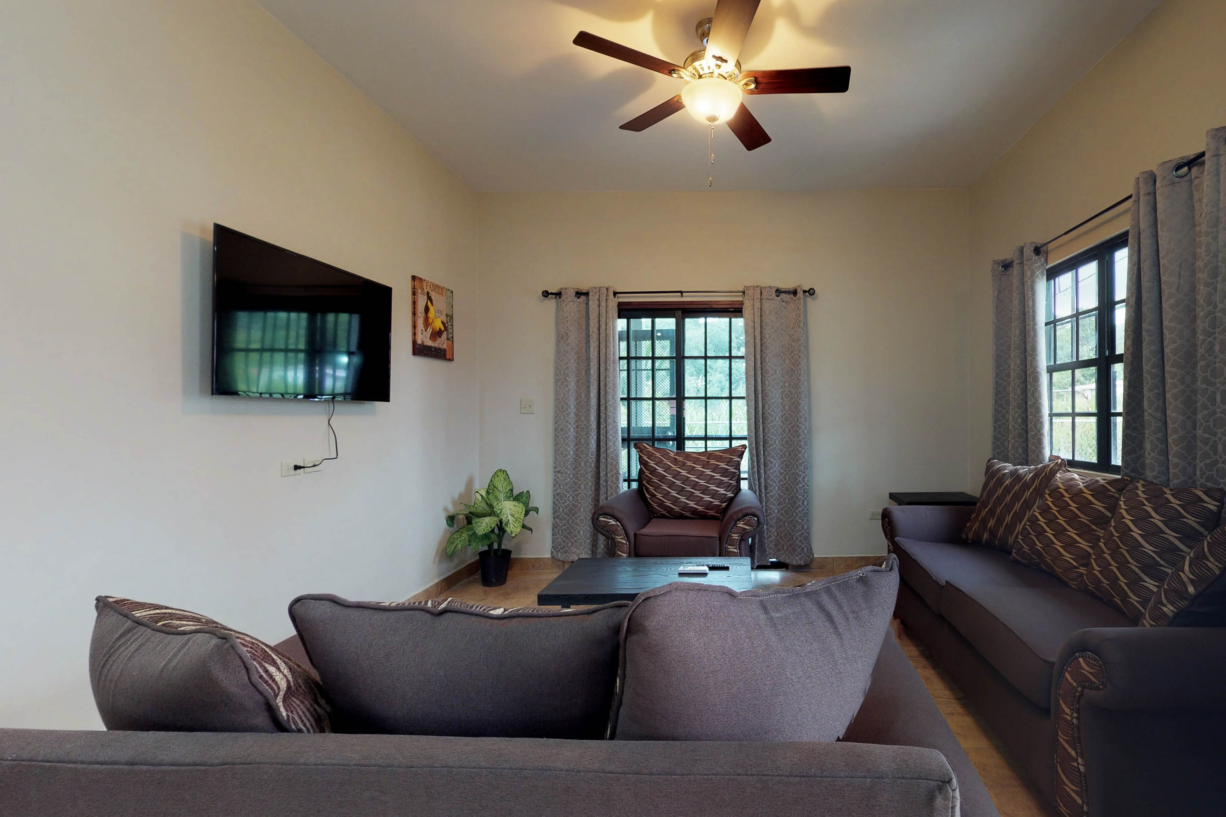 Ambergris Caye Home 1008105