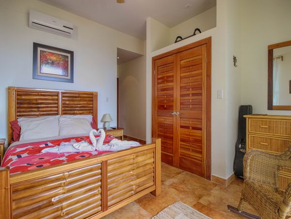 Ambergris Caye Home 1008107
