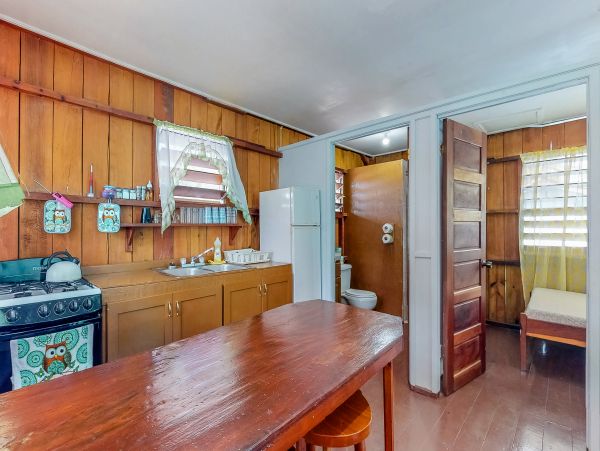Ambergris Caye Home 1008110
