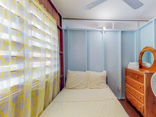 Ambergris Caye Home 1008110