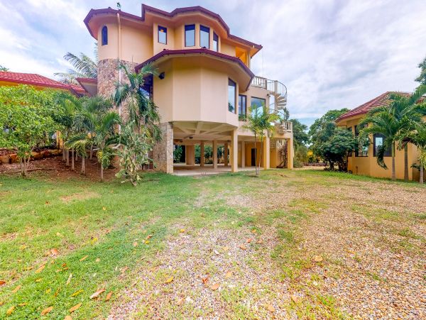 Ambergris Caye Home 1008111