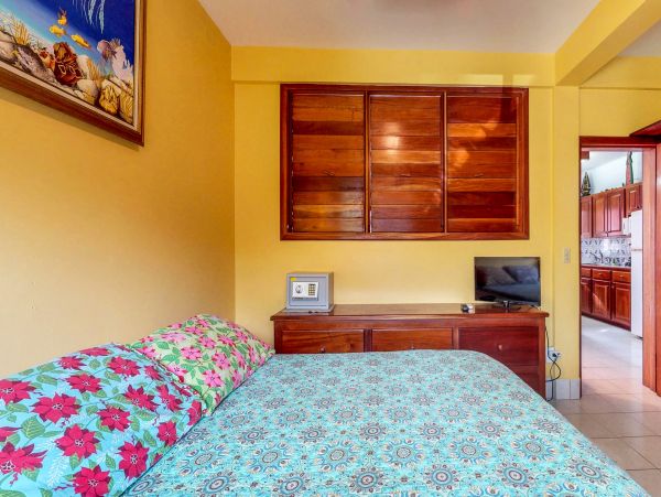 Ambergris Caye Home 1008114