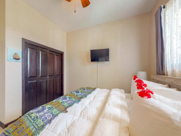 Ambergris Caye Home 1008117