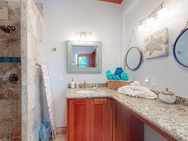 Ambergris Caye Home 1008120
