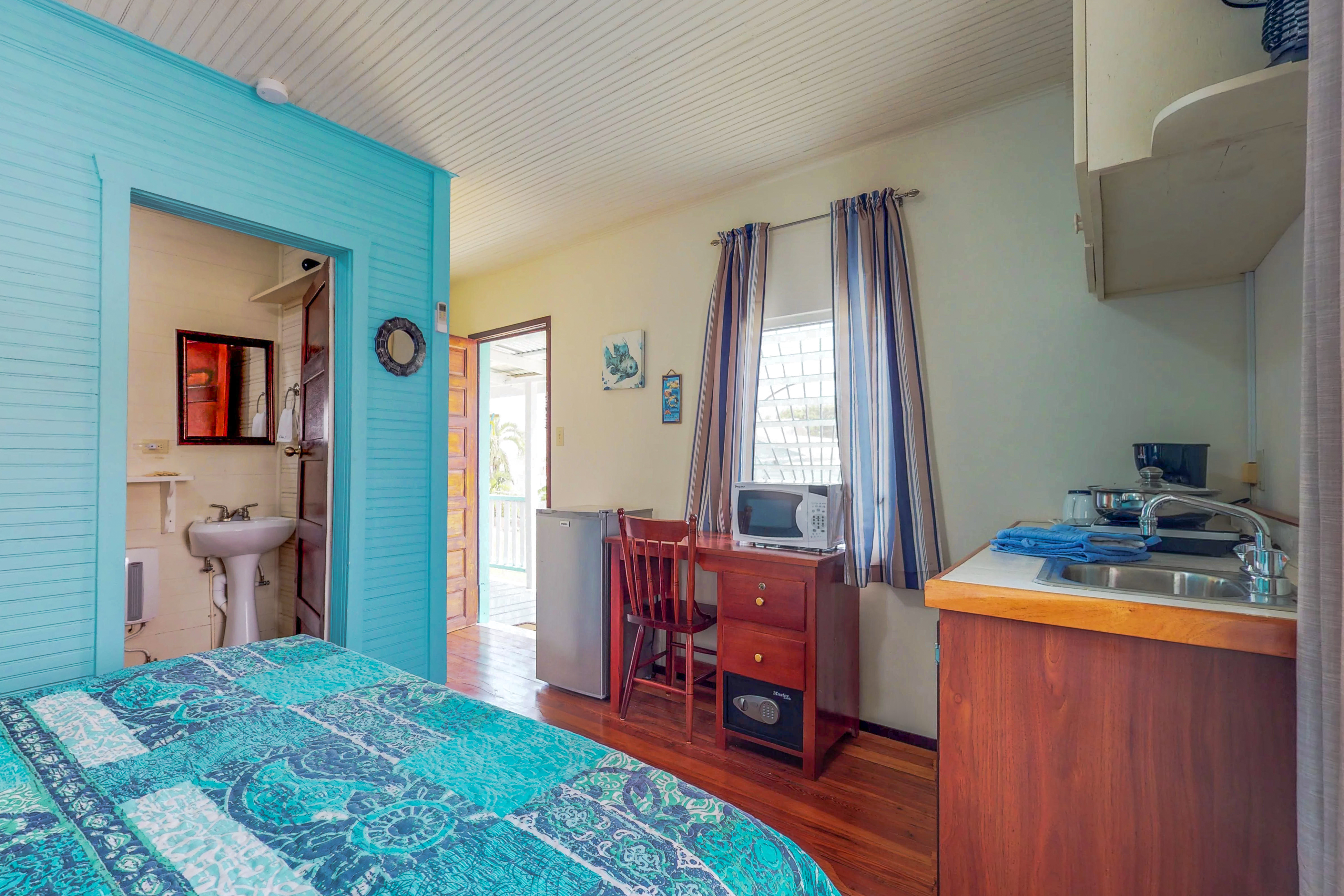 Ambergris Caye Home 1008126