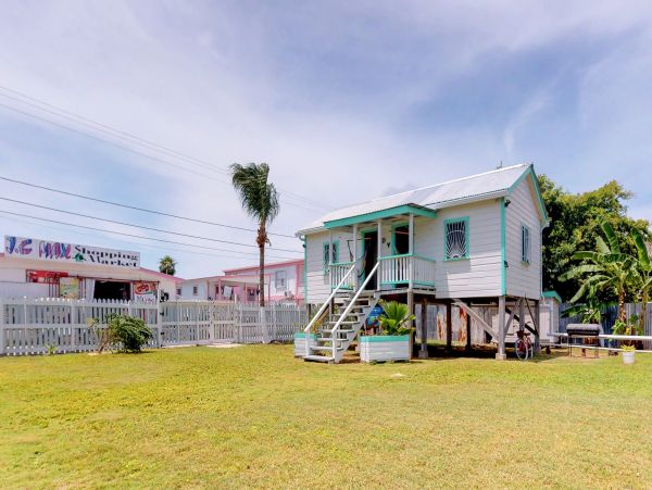 Ambergris Caye Home 1008126