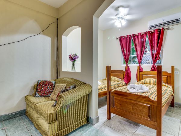 Ambergris Caye Home 1008131