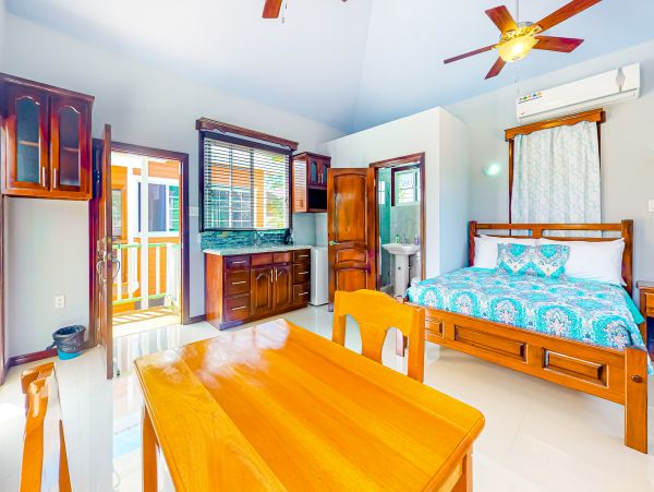 Ambergris Caye Home 1008135