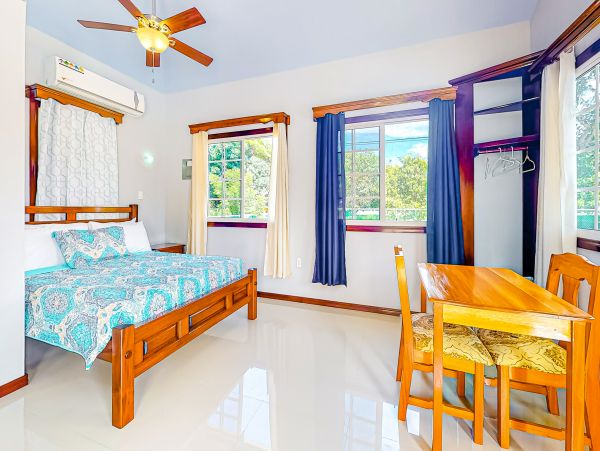 Ambergris Caye Home 1008135