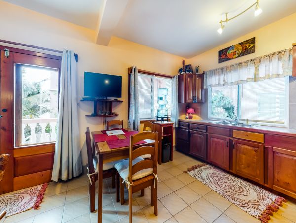 Ambergris Caye Home 1008140