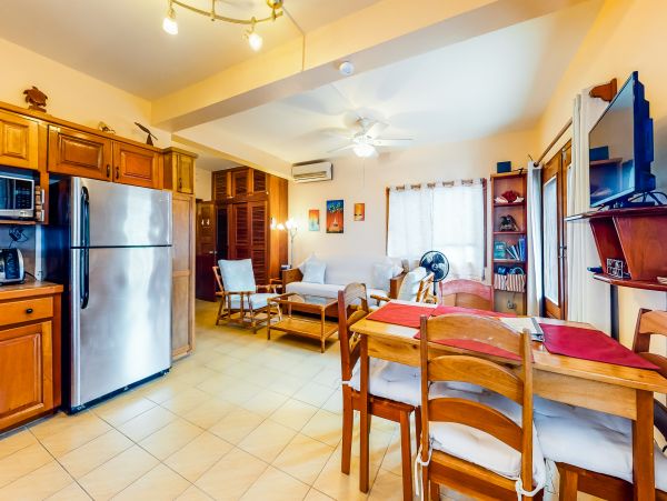 Ambergris Caye Home 1008140