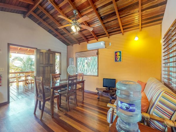 Ambergris Caye Home 1008151