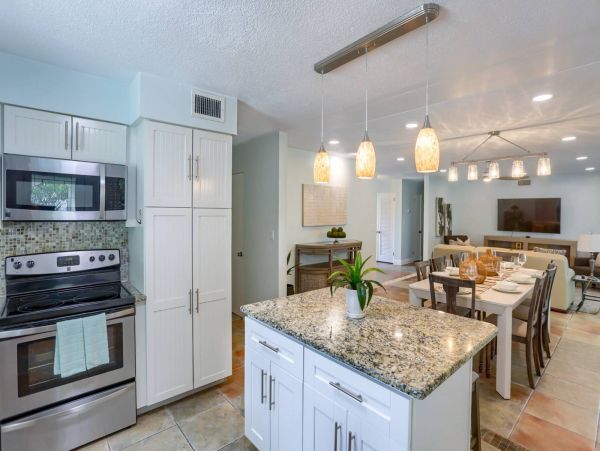 Close to Clearwater, Indian Rocks and Indian Shores Beaches