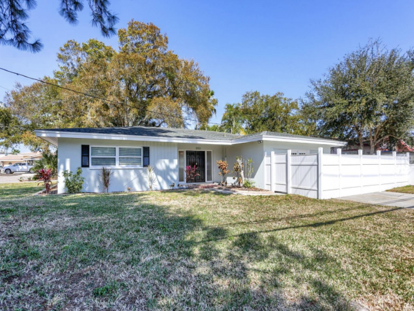 Close to Clearwater, Indian Rocks and Indian Shores Beaches