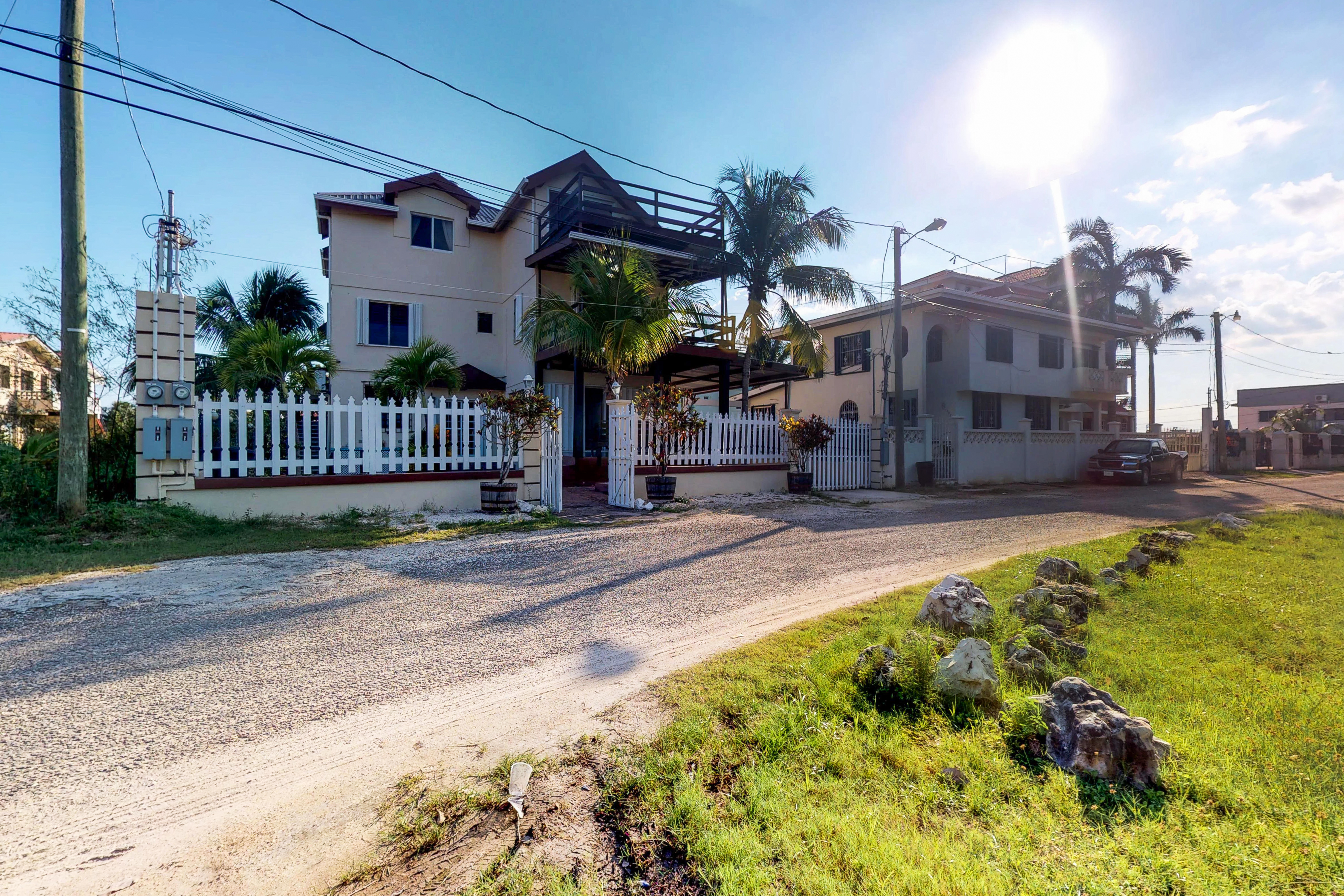 Ambergris Caye Home 1008162