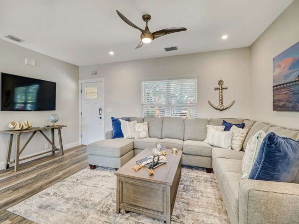 Fort Myers Vacation Home with Pool and Boat Dock